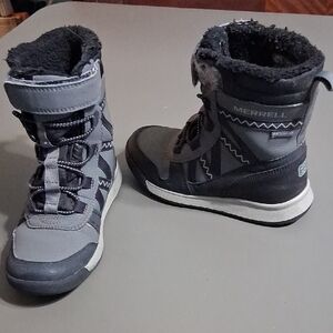 Merrell Kids' Black and Gray Snow Boots  Snow Crush 2.0. Size 12M